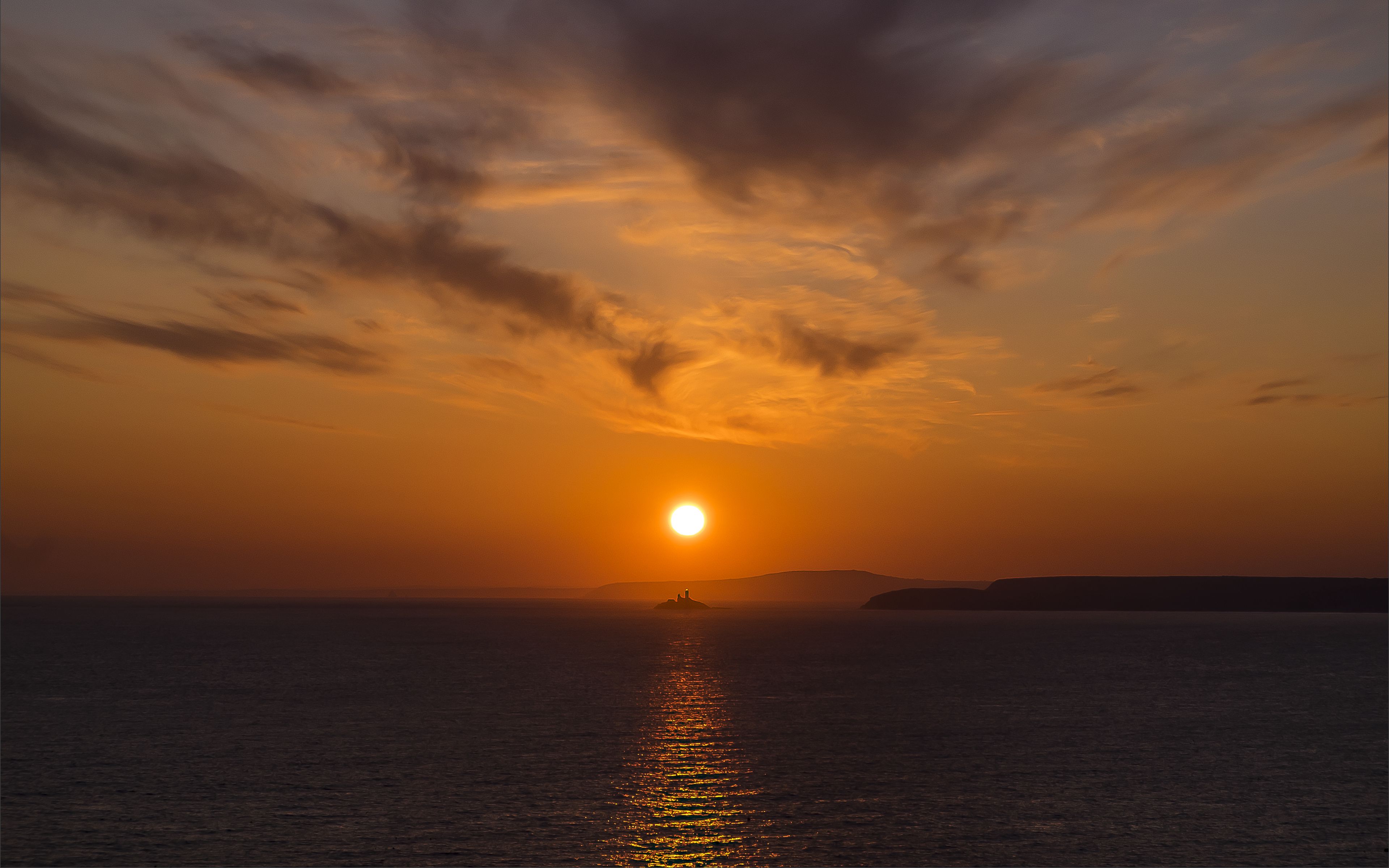 Download Wallpaper 3840x2400 Sea Sunset Horizon Hills Landscape 4k
