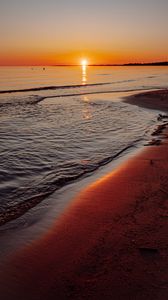Preview wallpaper sea, sunset, horizon, coast, sand
