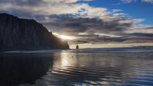 Preview wallpaper sea, sunset, rock, water, birds, beach
