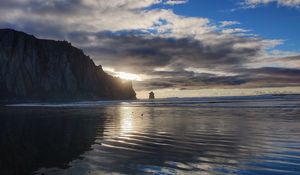 Preview wallpaper sea, sunset, rock, water, birds, beach