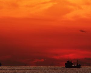 Preview wallpaper sea, sunset, ship, dark, dusk