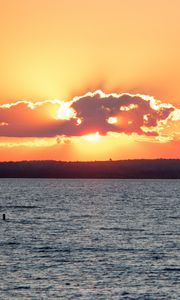 Preview wallpaper sea, sunset, sun, cloud, dusk