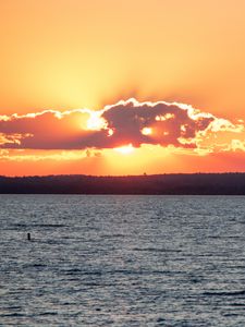 Preview wallpaper sea, sunset, sun, cloud, dusk