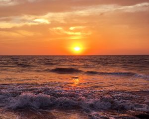 Preview wallpaper sea, sunset, surf, foam, ocean, horizon