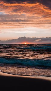 Preview wallpaper sea, sunset, waves, beach, horizon
