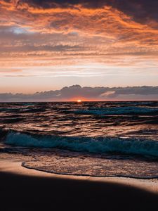 Preview wallpaper sea, sunset, waves, beach, horizon