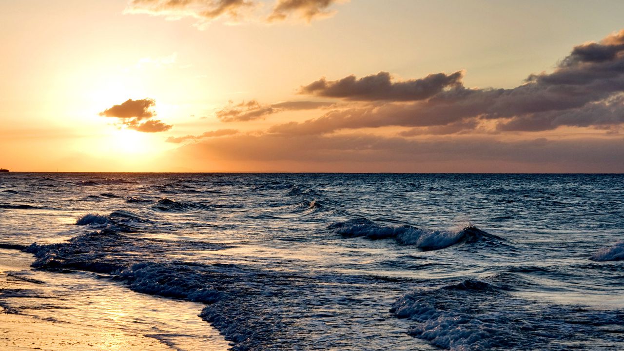 Wallpaper sea, sunset, waves, horizon, dusk