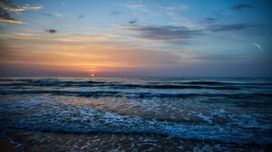 Preview wallpaper sea, sunset, waves, beach