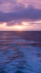 Preview wallpaper sea, sunset, waves, water, sun, horizon