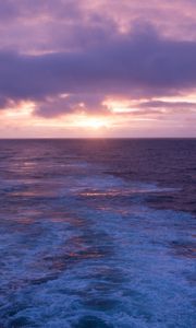 Preview wallpaper sea, sunset, waves, water, sun, horizon