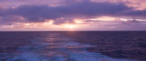 Preview wallpaper sea, sunset, waves, water, sun, horizon