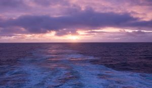 Preview wallpaper sea, sunset, waves, water, sun, horizon