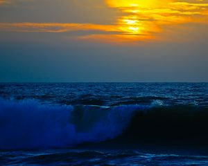 Preview wallpaper sea, surf, waves, sky, sunset