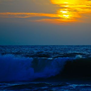 Preview wallpaper sea, surf, waves, sky, sunset