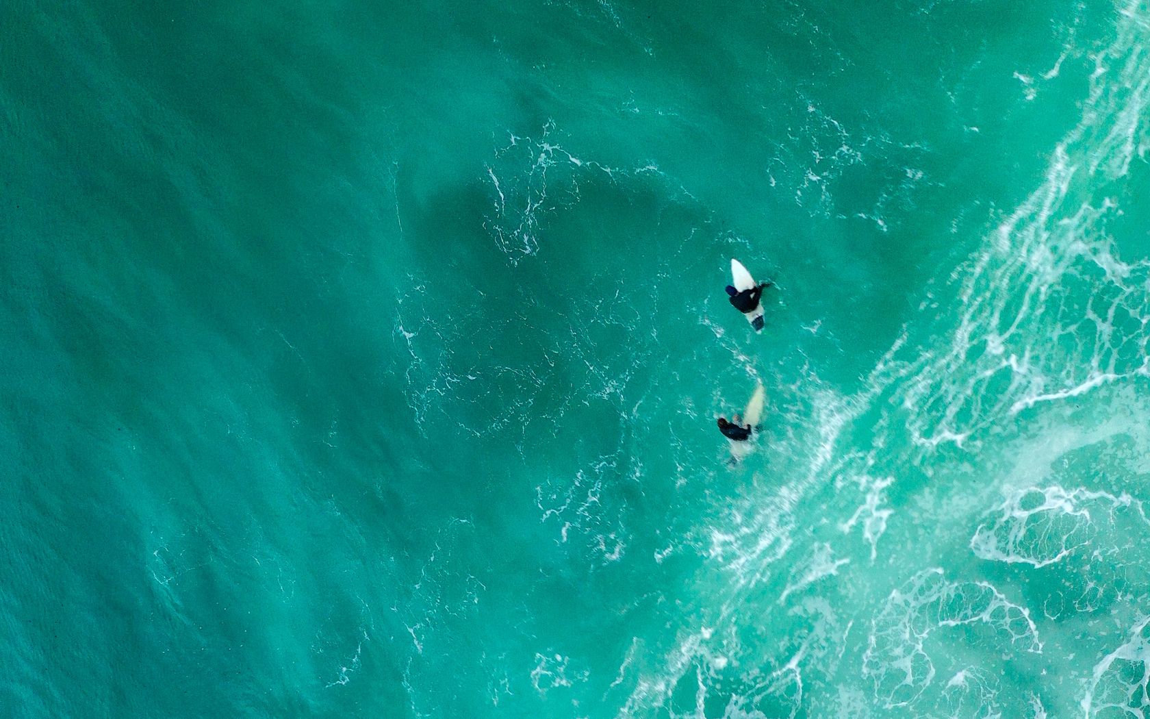 Download wallpaper 1680x1050 sea, surfers, aerial view, waves, water ...