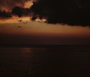 Preview wallpaper sea, twilight, dark, horizon, clouds