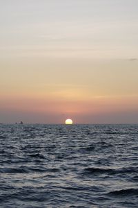 Preview wallpaper sea, water, horizon, sun, sunset