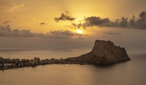 Preview wallpaper sea, water, island, sun, twilight