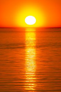 Preview wallpaper sea, water, reflection, sun, sunset