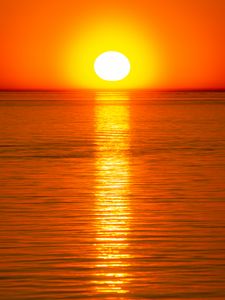 Preview wallpaper sea, water, reflection, sun, sunset