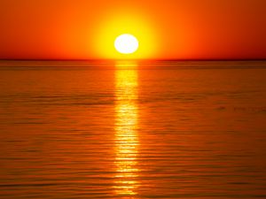Preview wallpaper sea, water, reflection, sun, sunset
