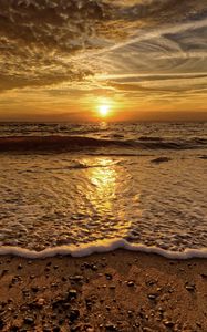 Preview wallpaper sea, wave, beach, horizon, sunset, clouds, foam