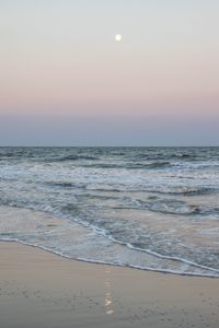 Preview wallpaper sea, waves, beach, moon, reflection