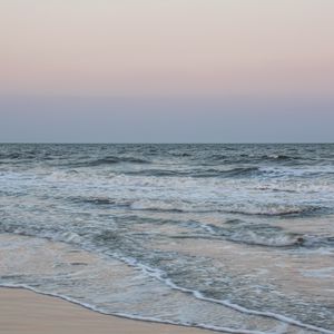 Preview wallpaper sea, waves, beach, moon, reflection