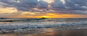 Preview wallpaper sea, waves, beach, horizon, sunset, clouds