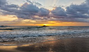Preview wallpaper sea, waves, beach, horizon, sunset, clouds