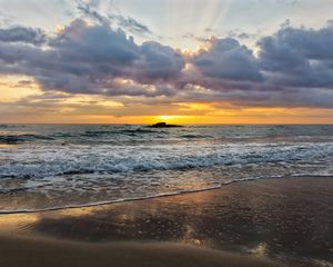 Preview wallpaper sea, waves, beach, horizon, sunset, clouds