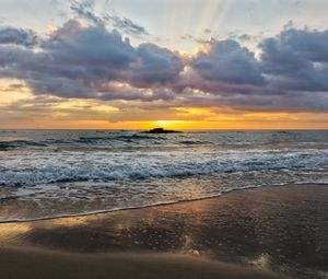 Preview wallpaper sea, waves, beach, horizon, sunset, clouds