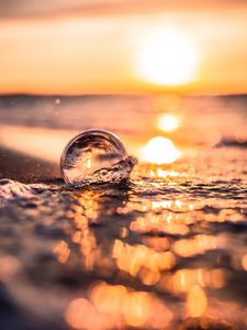 Preview wallpaper sea, waves, bubble, foam, sunset