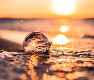 Preview wallpaper sea, waves, bubble, foam, sunset