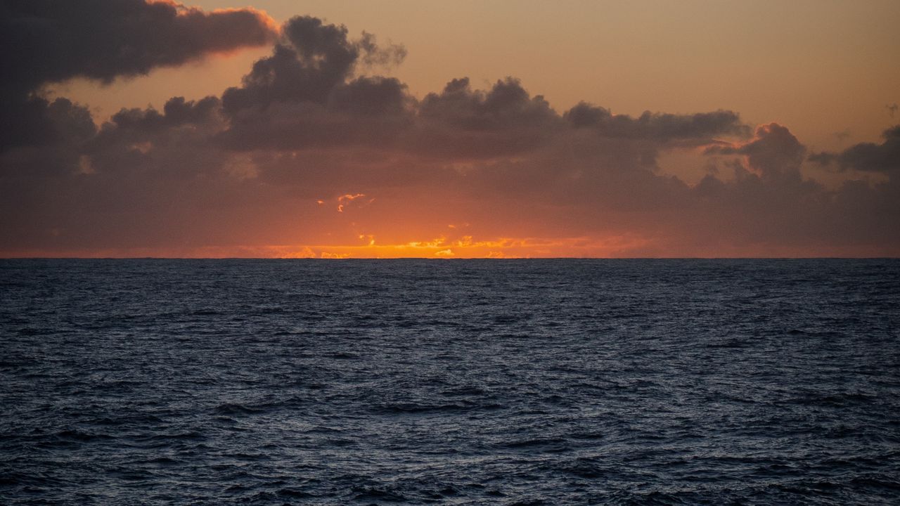 Wallpaper sea, waves, clouds, sunset, horizon