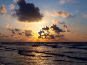 Preview wallpaper sea, waves, clouds, rays, sunset