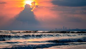 Preview wallpaper sea, waves, clouds, rays, sun, sunset