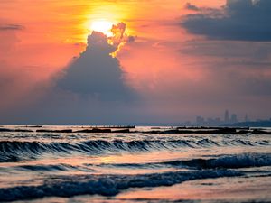Preview wallpaper sea, waves, clouds, rays, sun, sunset