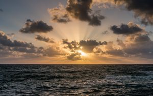 Preview wallpaper sea, waves, clouds, nature