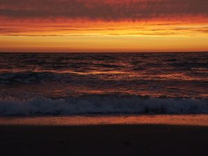 Preview wallpaper sea, waves, coast, sunset, nature, dark