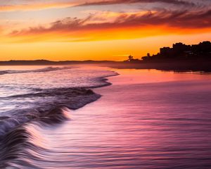 Preview wallpaper sea, waves, decline, coast, evening, water, city