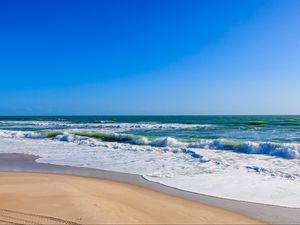 Preview wallpaper sea, waves, foam, beach, shore, sand, nature