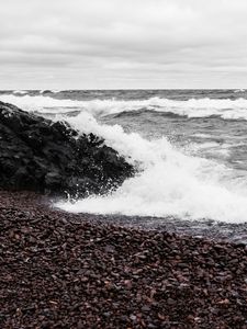 Preview wallpaper sea, waves, foam, pebbles, stone, landscape