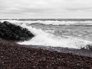 Preview wallpaper sea, waves, foam, pebbles, stone, landscape