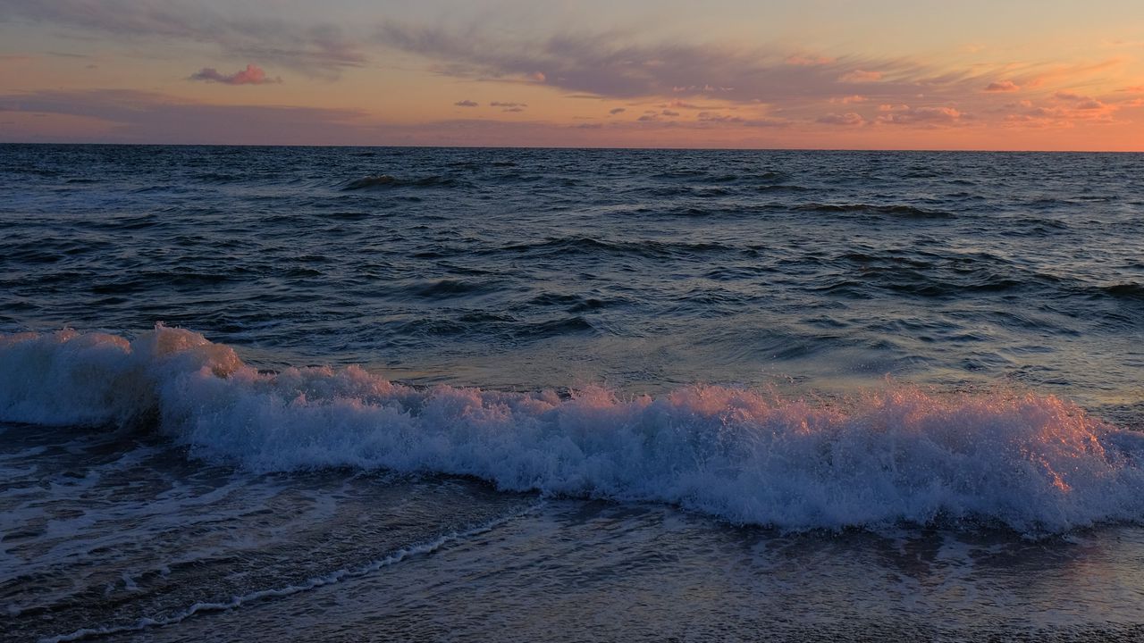 Wallpaper sea, waves, foam, horizon