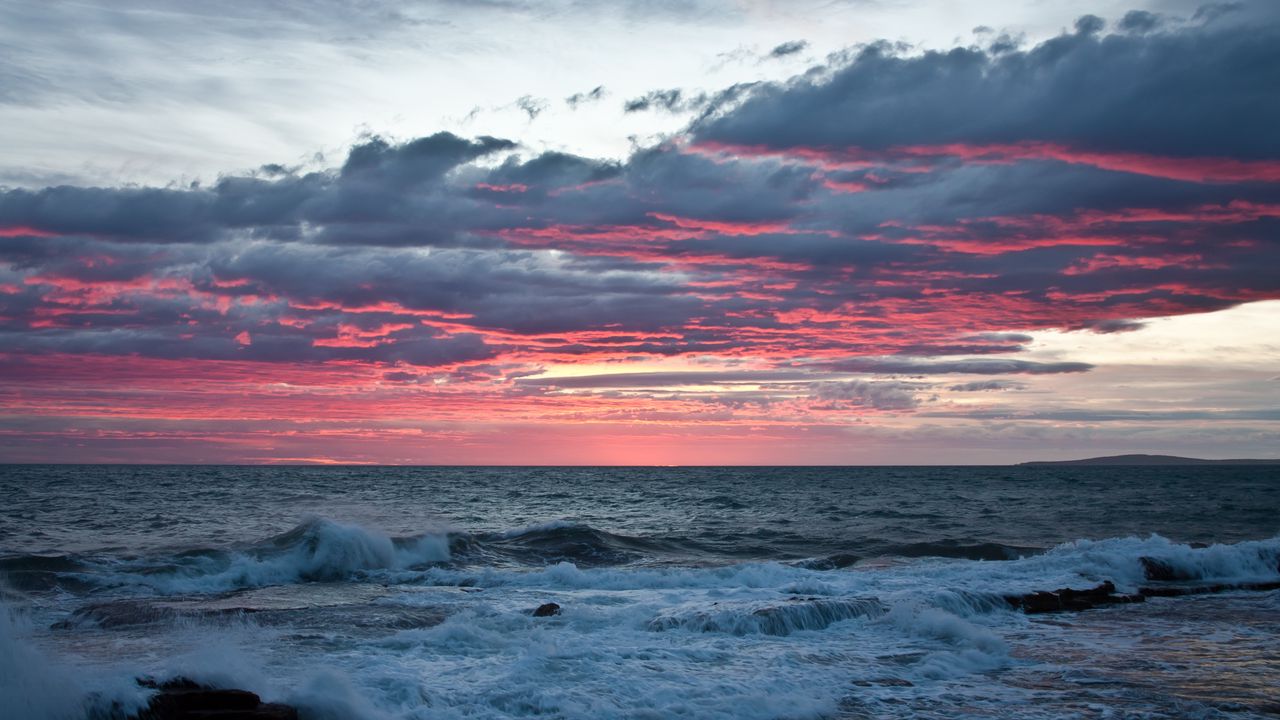 Wallpaper sea, waves, foam, horizon, clouds