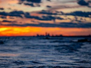Preview wallpaper sea, waves, horizon, sunset, spray