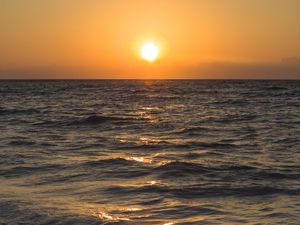 Preview wallpaper sea, waves, horizon, sunset, dark