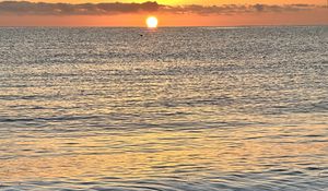 Preview wallpaper sea, waves, ocean, sun, horizon