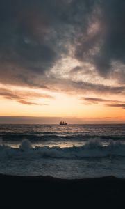 Preview wallpaper sea, waves, ship, sunset, horizon